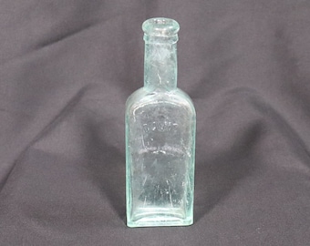 Davis Vegetable Painkiller, patent medicine, quack medicine, antique bottle, vintage bottle