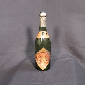Oak Grove Farm Ginger Ale, Millis MA, vintage soda bottle, antique green glass, handblown bottle, soda pop, clicquot club bottle, cott, cork