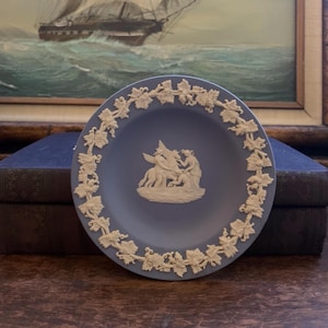 Vintage 1962 Wedgwood Jasperware Trinket Dish – Pegasus Muses Relief