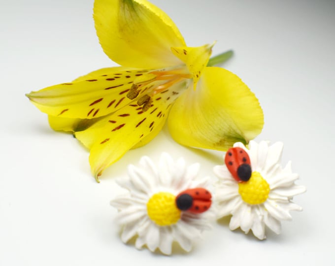 Lady Bug Earrings, Spring Earrings, Clay Earrings, Daisy Earrings, Whimsical Earrings