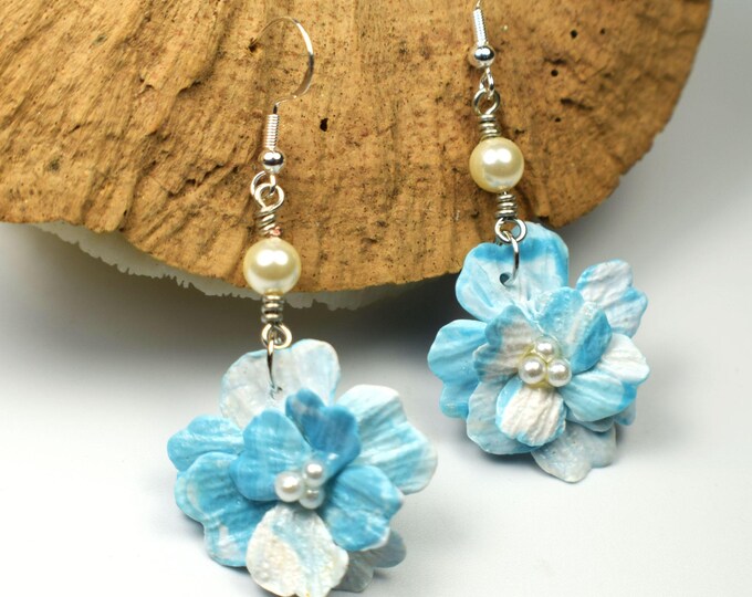 Flower Earrings, Clay Flower Earrings, Pearl Earrings, Blue Earrings, Spring Earrings, Flower Jewelry