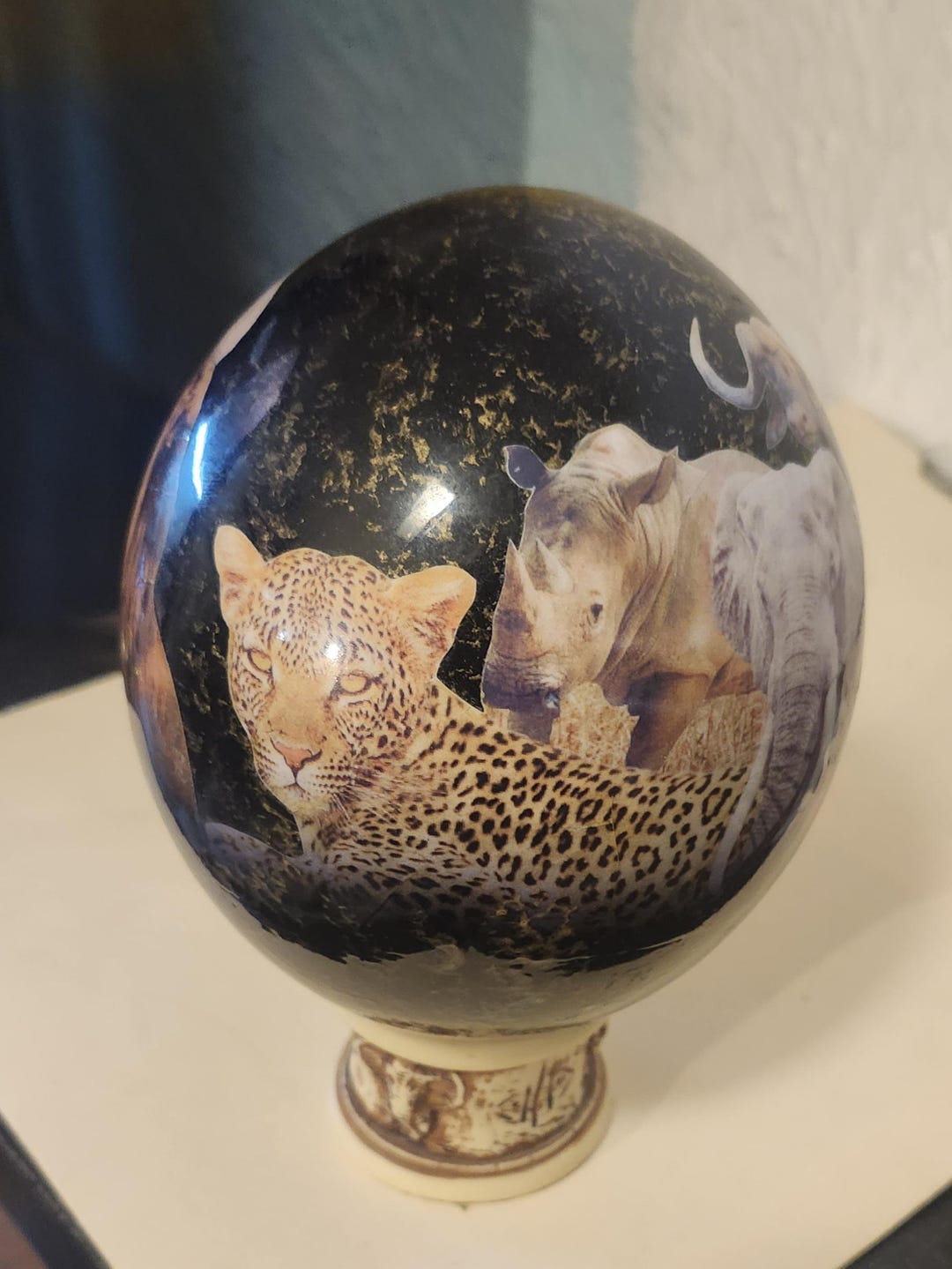 ヴィンテージのビッグ5デコパージュダチョウの卵と手彫りのスタンド