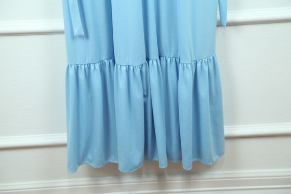 Vintage 70s Baby Blue Ruffle Collar Polyester Max… - image 4