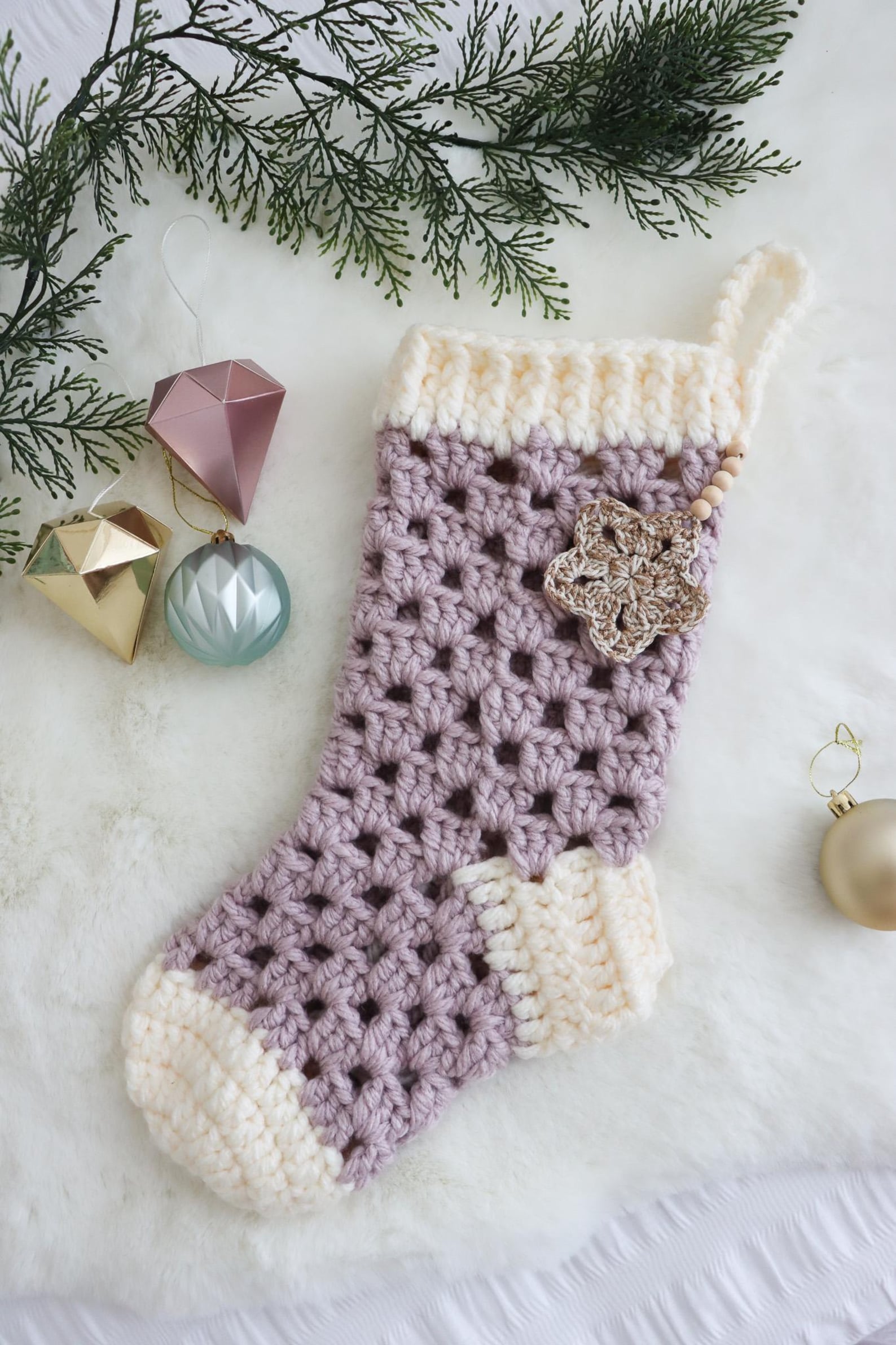 CROCHET GRANNY STOCKING & Video / Crochet Christmas Stocking Pattern ...
