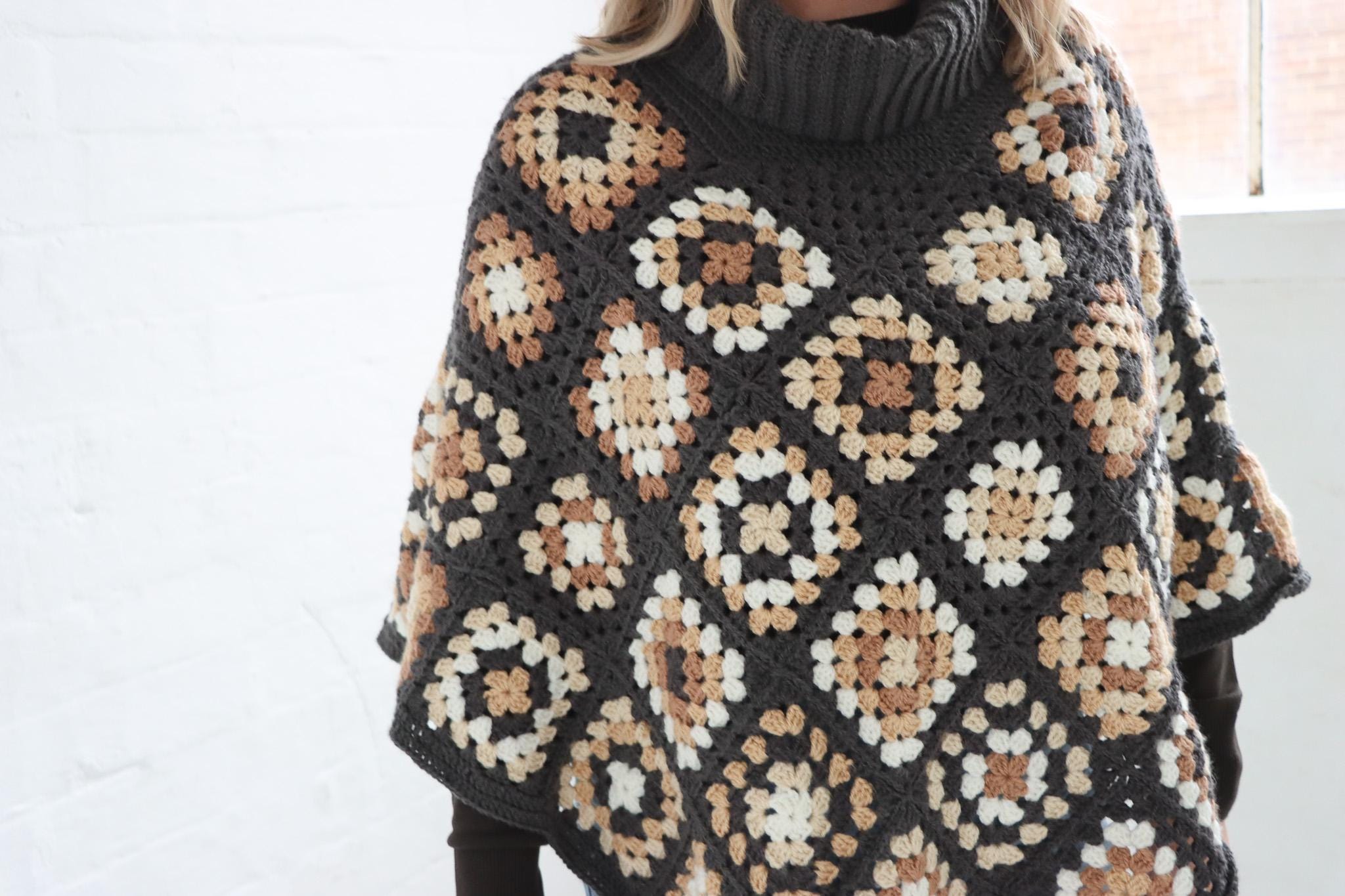 CROCHET PONCHO PATTERN / Crochet Granny Square Poncho - Easy