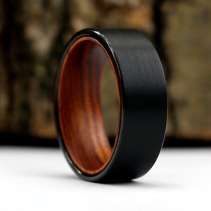 Der Rebell, Eisenholz Ring, schwarzer Ehering, Wüsteneisenholz Ring, Crimson Wood Ring, PA Made, Thorum