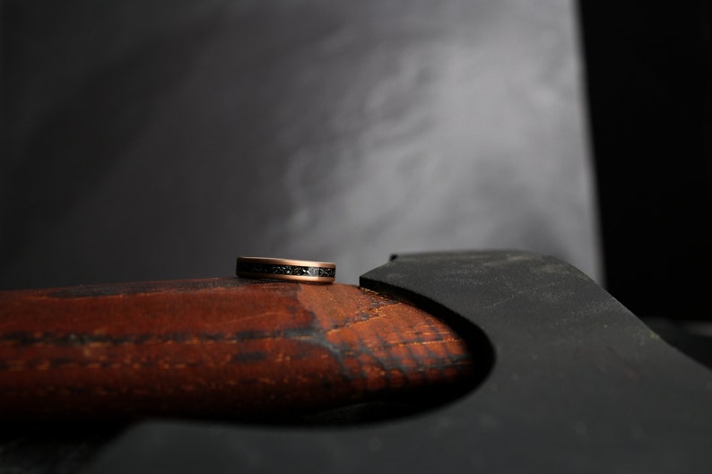 Armstrong, roséguldmeteoritring, meteoritdamring, vigselring för kvinnor, 4 mm guldring, 18k roséguld, bröllop, Thorum bild 6