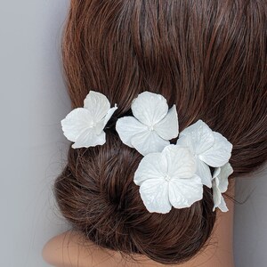 Hydrangea hair pins. Wedding hair pins with pearl flowers. Set of 5 hair pins