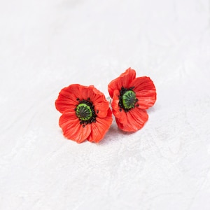 Red poppy stud earrings. Red flower earrings. Poppy jewelry