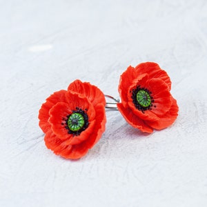 Red poppy earrings. Polymer clay flowers. Poppy jewelry. Red flower earrings. Botanical earrings. Floral jewelry image 1