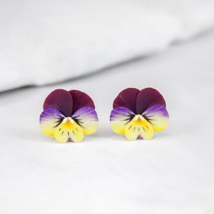 Mini Stiefmütterchen Ohrstecker Miniatur Blumen Ohrstecker Realistische Blumen Ohrringe