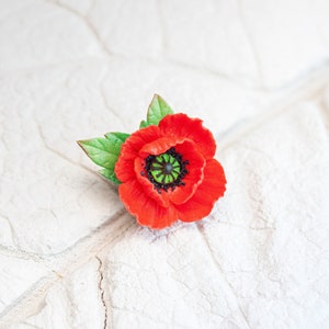 Poppy brooch. Red poppy lapel pin. August Birth Flower jewelry image 1