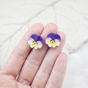 Mini pansy stud earrings. Miniature  floral stud earrings. Cute botanical earrings