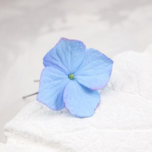 Hydrangea hair pins 1 pc Floral bridal hair pin Realistic hydrangea hair piece Wedding hair pins