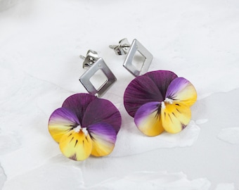 Pansy stud earrings Realistic flower earrings Floral earrings with burgundy-yellow pansies