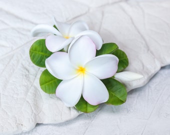 Hair clip plumeria Realistic hawaiian flower Bridal hair flower Tropical hair clip Floral clay jewelry