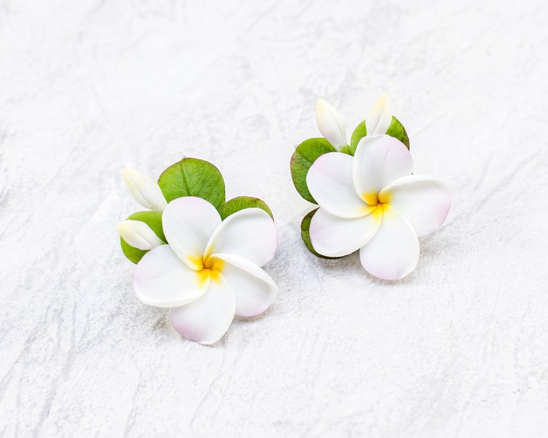 Plumeria earrings Realistic hawaiian flower Frangipani earrings Bridesmaid earrings image 2