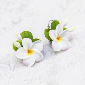 Plumeria earrings Realistic hawaiian flower Frangipani earrings Bridesmaid earrings image 3