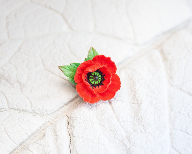 Poppy brooch. Red poppy lapel pin. August Birth Flower jewelry image 1