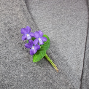 Wild violets brooch. Brooch with realistic flowers. Spring brooch image 8