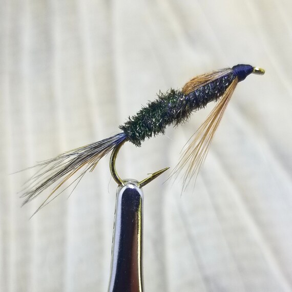 2 Flies Size 12 BLACK /& SILVER Wet Fly Fishing