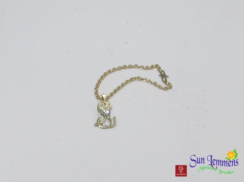 Collier monogramme personnel miniature en or avec diamant image 3