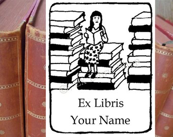 Sello de la placa de libro o pegatinas "Chica en los libros"", sello ex libris, exlibris personalizado, placa de libro personalizada, sello de goma,