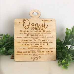 Tableau de menu beignets, décor de plateau à plusieurs niveaux