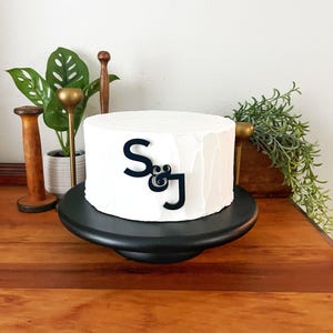 Modern Initials Acrylic Cake Topper – Custom Monogram Wedding Topper