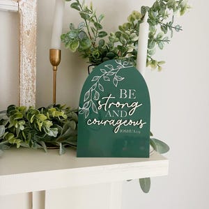 Be Strong and Courageous Sign | Christian Home Decor | Scripture Sign | Bible Verse Wall Art | Farmhouse Style Faith Gift | Joshua 1:9