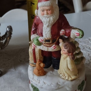 Home Interiors Vintage music box figurine Santa Claus is Coming to town