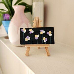Small Hand-painted Flower Painting on Canvas, Comes with Mini Easel