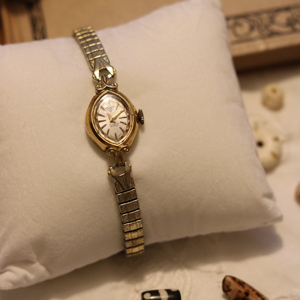 Vintage Voumard 17 Jewels Incabloc Swiss Made Women's Watch