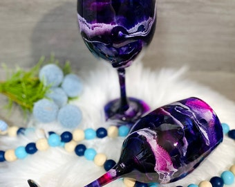 Purple Swirls Glass Stem Wine Glass - Purple Stem - Mom Gift - Housewarming Gift - Mothers Day - Wedding Gift - Toast Glasses - Hostess