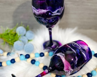 Purple Swirls Glass Stem Wine Glass - Purple Stem - Mom Gift - Housewarming Gift - Mothers Day - Wedding Gift - Toast Glasses - Hostess
