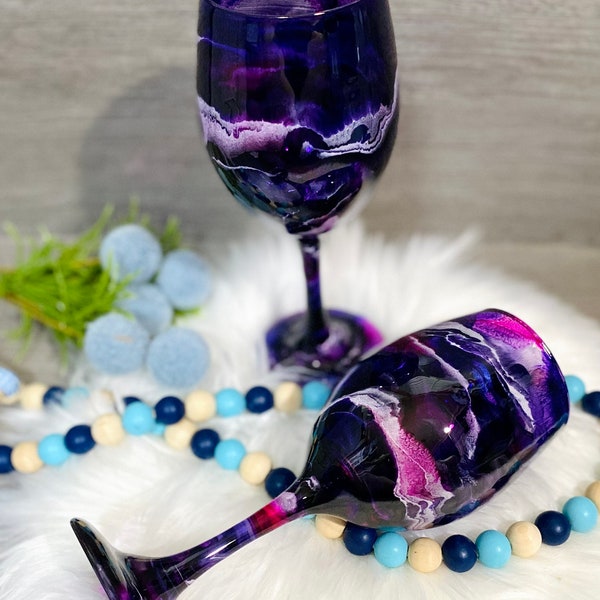 Purple Swirls Glass Stem Wine Glass - Purple Stem - Mom Gift - Housewarming Gift - Mothers Day - Wedding Gift - Toast Glasses - Hostess