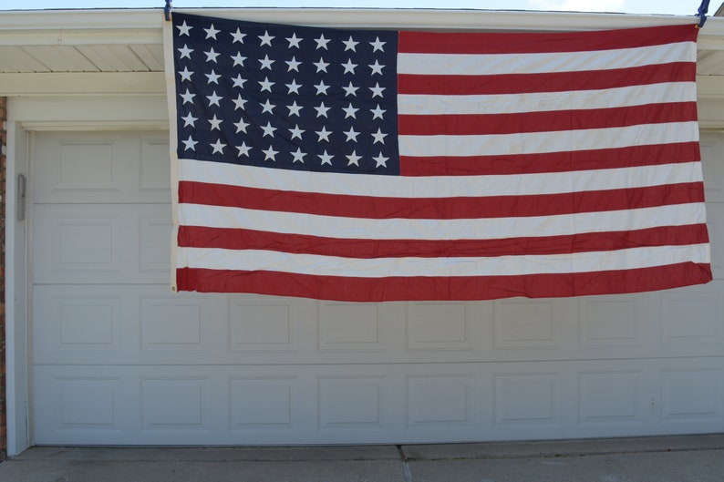 How to date a valley forge flag