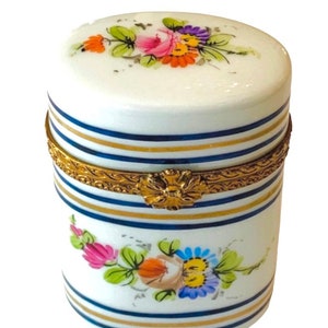 Exquisite Victorian Floral Box…Limoges Box…Mint
