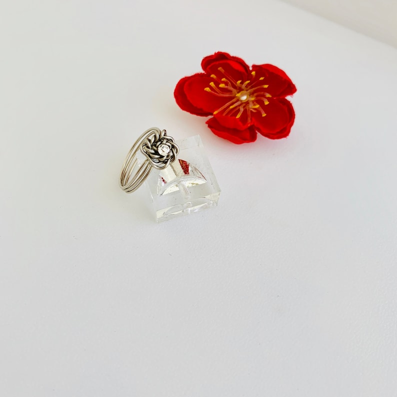 size 7.5 Delicate Crystal Flower Ring