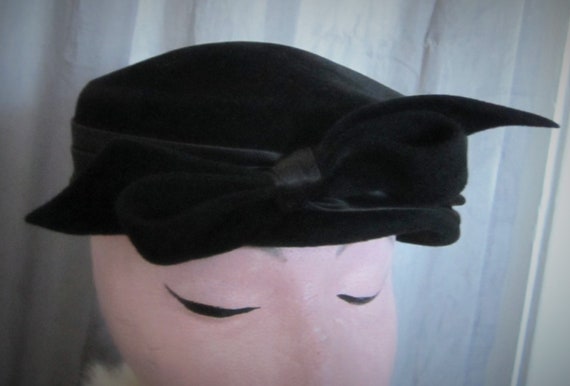 Vintage Velvet Pillbox Style Hat with Bow Black N… - image 4