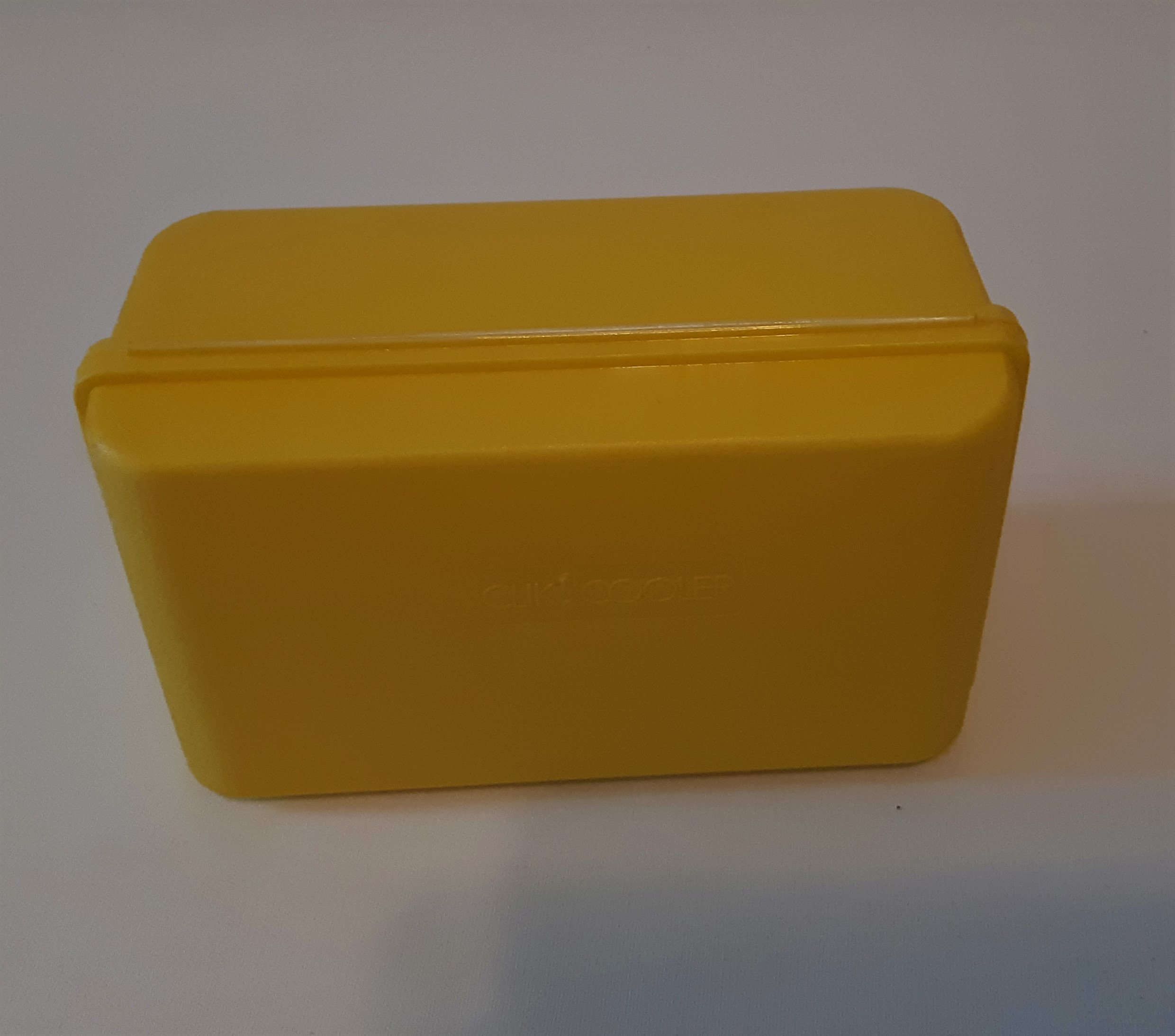 Vintage 80's Clic Cooler Tiny Sandwich Snack Cooler Yellow Mint