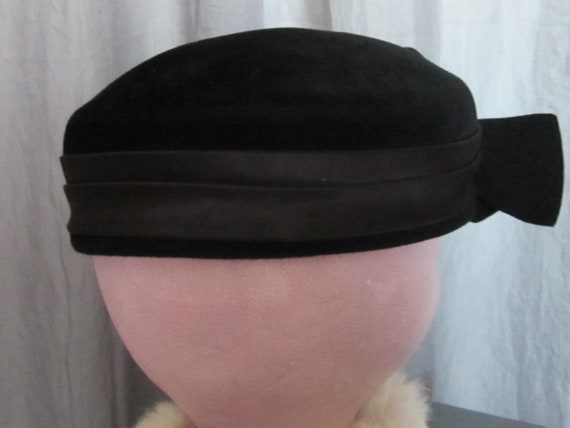 Vintage Velvet Pillbox Style Hat with Bow Black N… - image 6