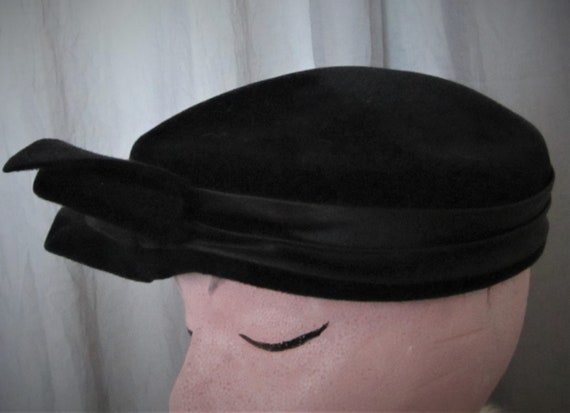 Vintage Velvet Pillbox Style Hat with Bow Black N… - image 5