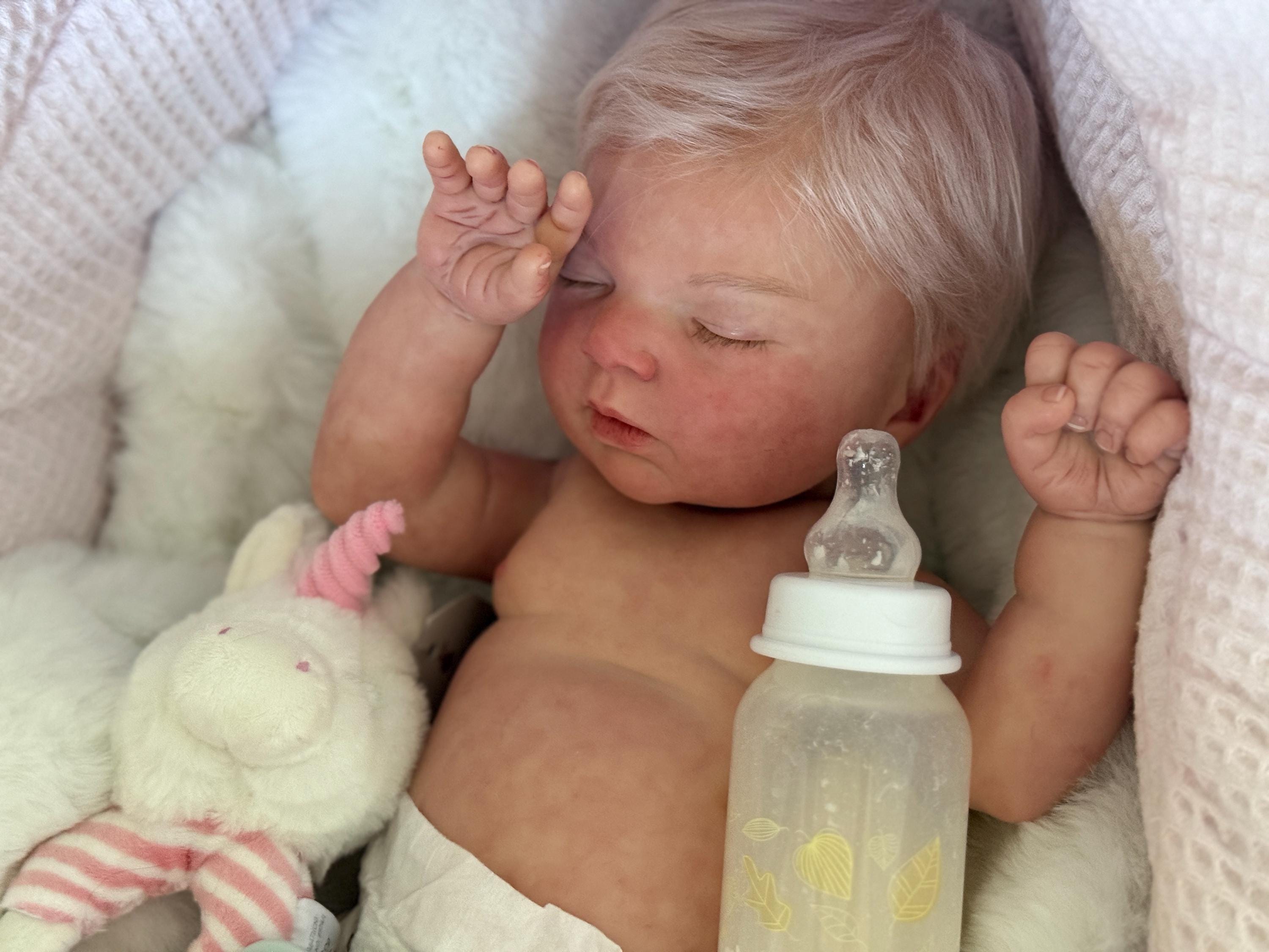 Minikane babypop meisje met honingkleurige ogen Zélie – The Mini Story