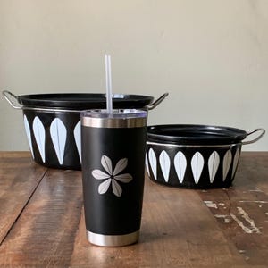 Cathrineholm Inspired Lotus Design 20 OZ insulated Tumbler with Lid and Option to Personalize