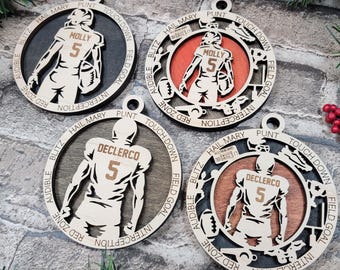 パーソナライズされたフットボールオーナメント - 名前と年を刻印したカスタムスポーツクリスマス記念品