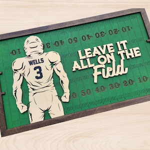 Plaque personnalisée du stade de football : décor en bois gravé