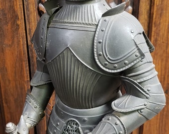 Antique - Small Gothic Armor