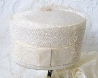 White Pillbox Hat Vintage Toque w/Bow 1950s-1960s Classic Wedding Cocktail Pillbox Bellhop Toque Elegant Jackie O Style  WhenRosesBloom
