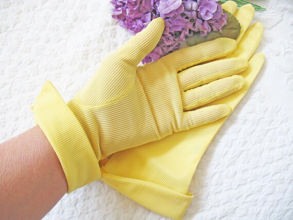 Vintage Gloves Sheer Yellow NOS  Retro Mid Centur… - image 3